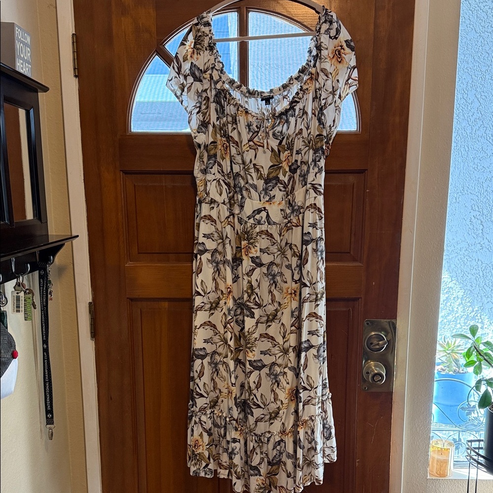 Torrid Cream and Black Leaf Print Midi Dress